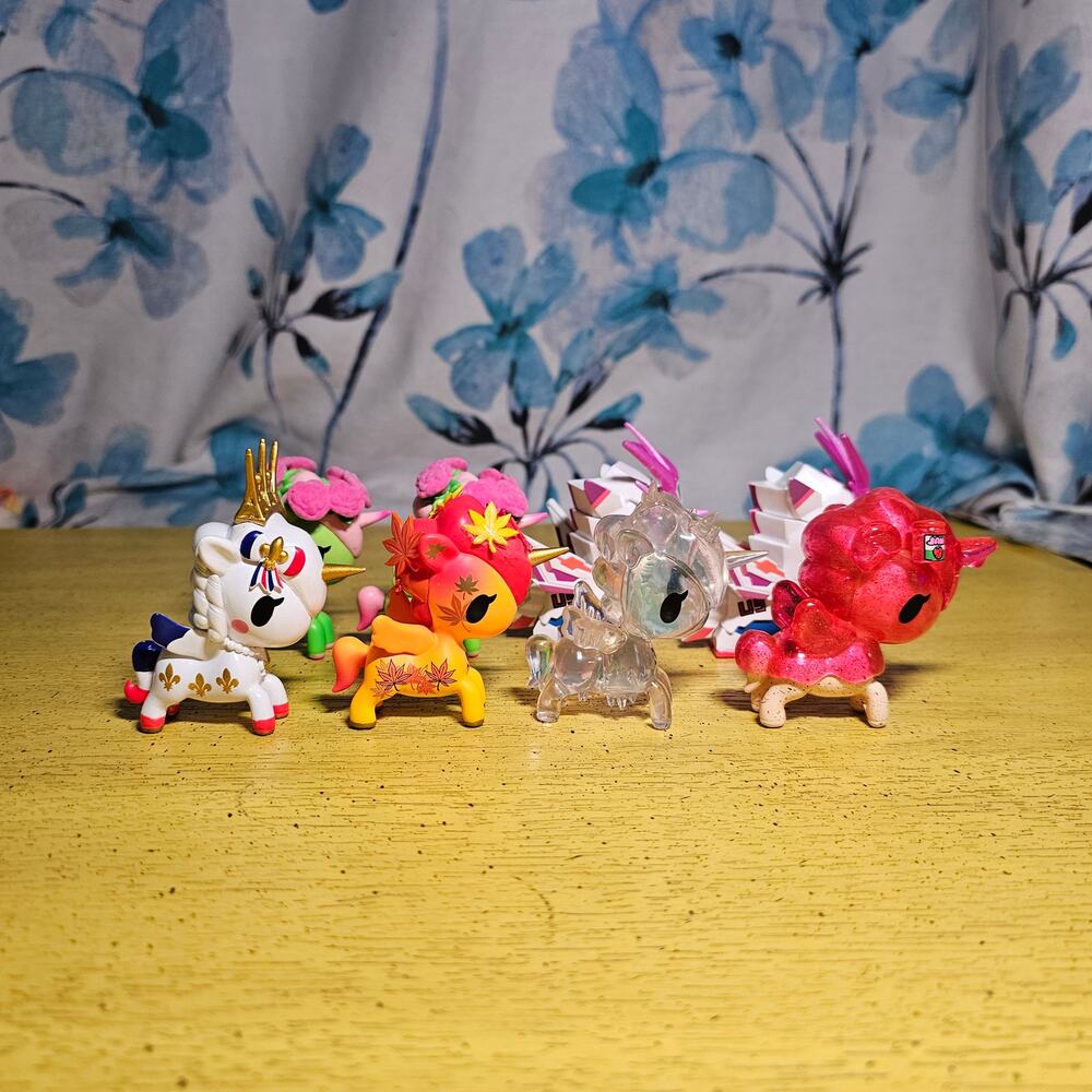 tokidoki Unicorno Series 9 lot of 8 Rosebud Madeleine Mekacorno U9 Autumn Fresa